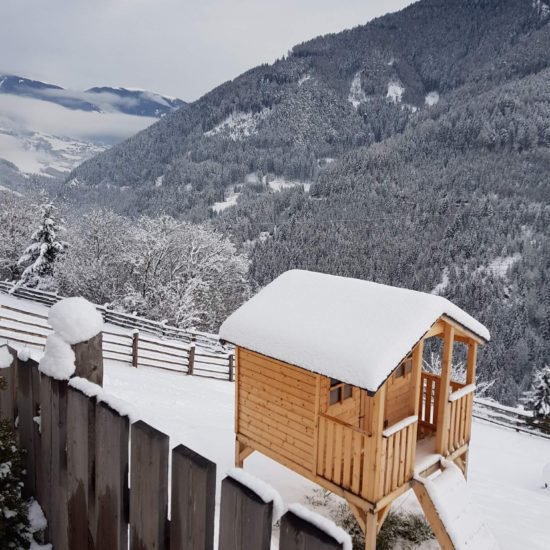 Unser Spielhaus im Winter